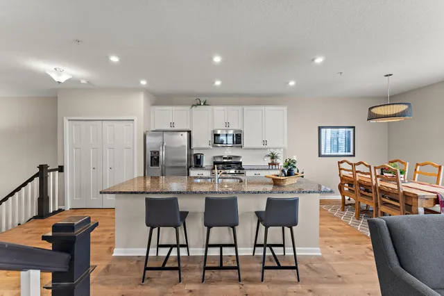 $425,000 | 7025 Huckleberry Drive, Excelsior, MN 55331