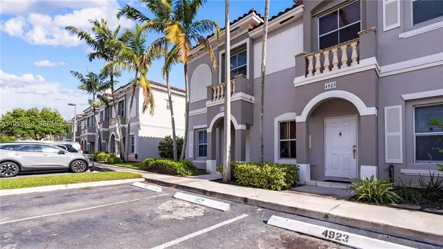 $3,150 | 4921 Southwest 140th Terrace, Unit 1, Miramar, FL 33027