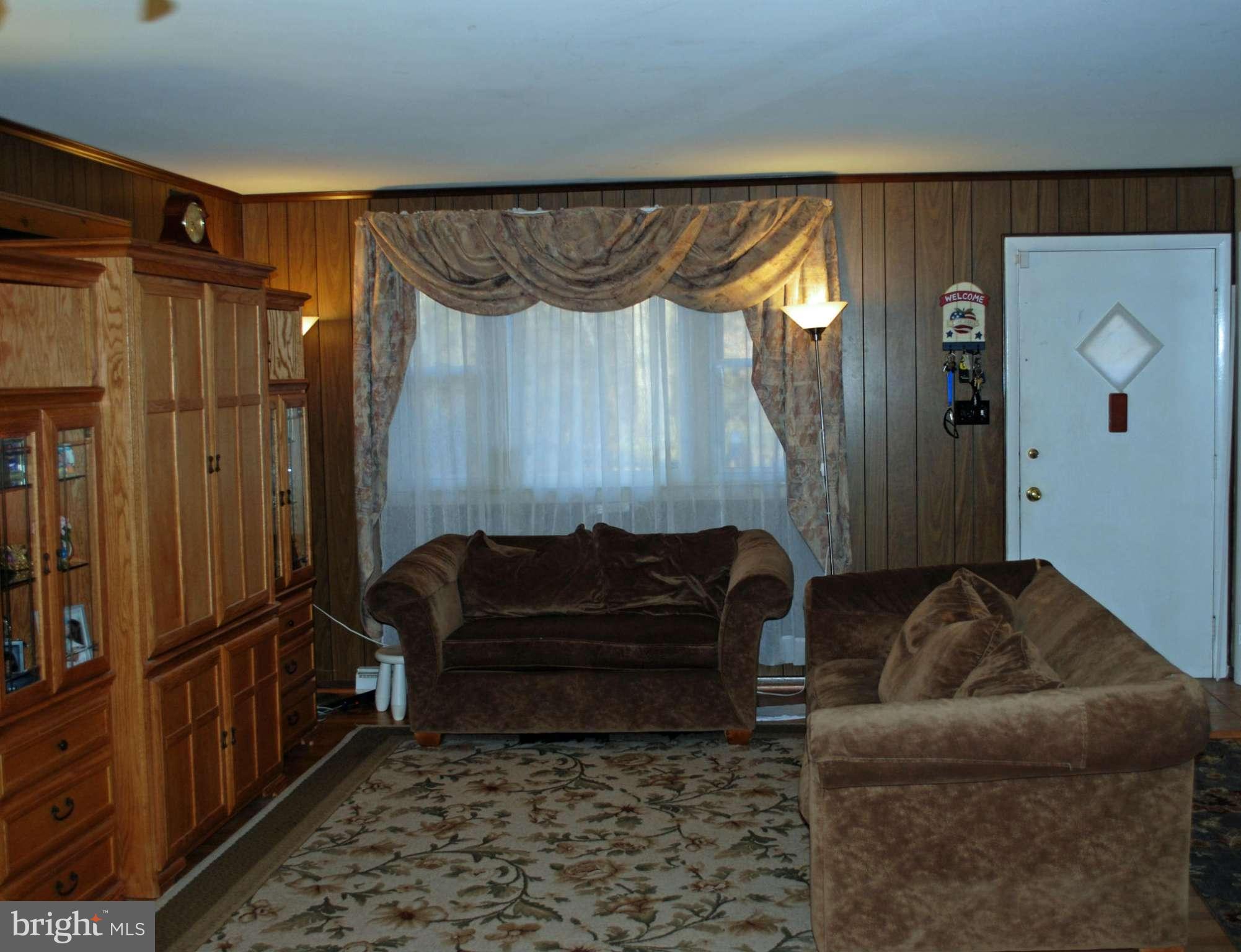 6843 Matthews Road Bryans Road, MD 20616 - Photo 3 of 16 Family Room