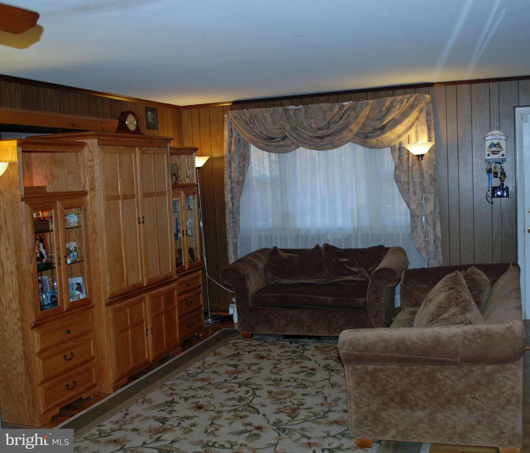 6843 Matthews Road Bryans Road, MD 20616 - Photo 4 of 16 Family Room