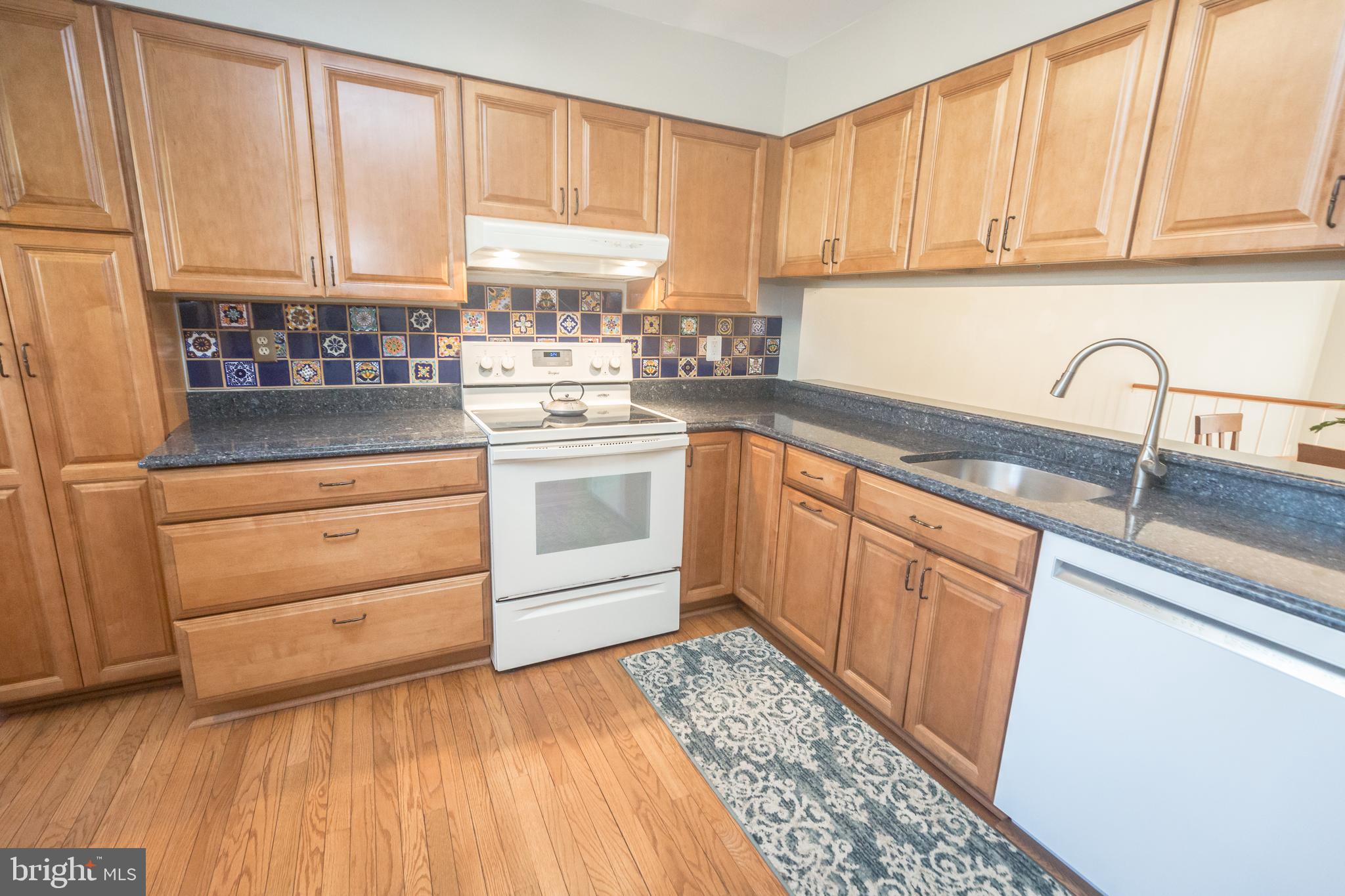 2005 Lyttonsville Road Silver Spring, MD 20910 - Photo 9 of 64 BIG Kitchen