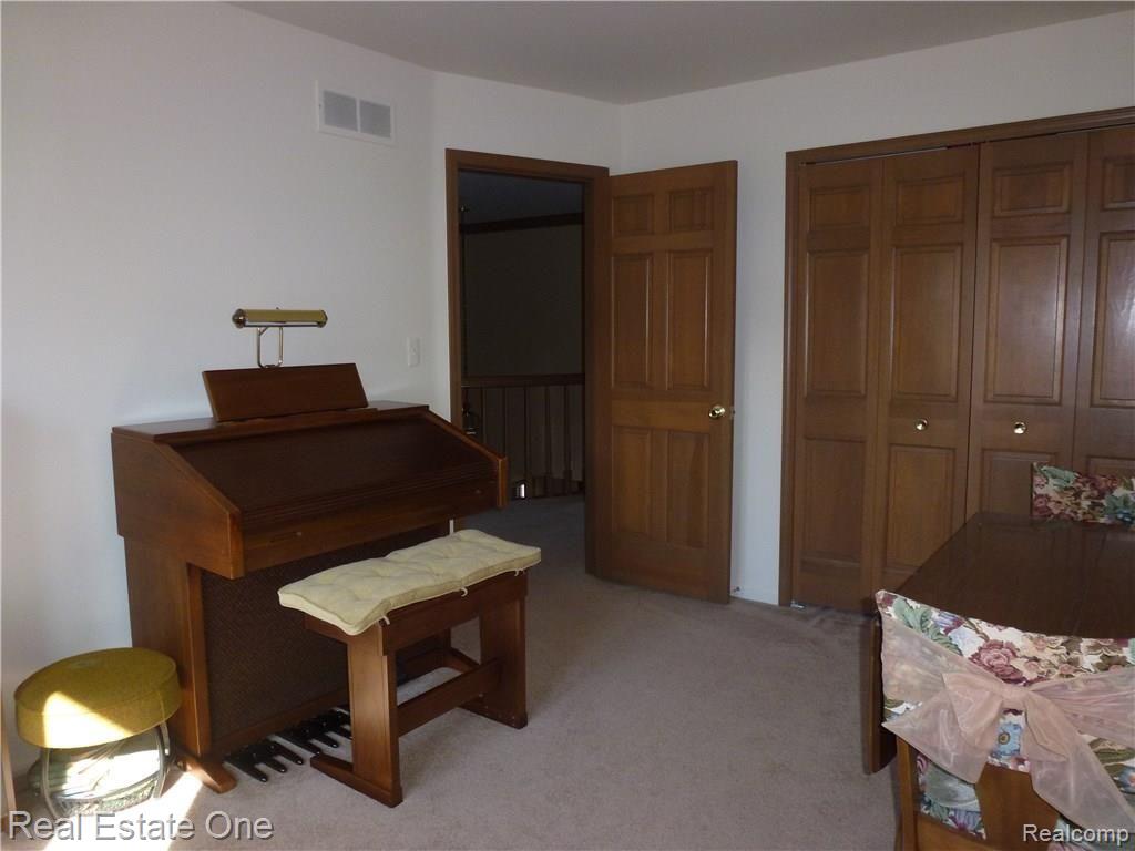 539 Shellbourne Drive Rochester, MI 48309 - Photo 31 of 37 Bedroom No 4