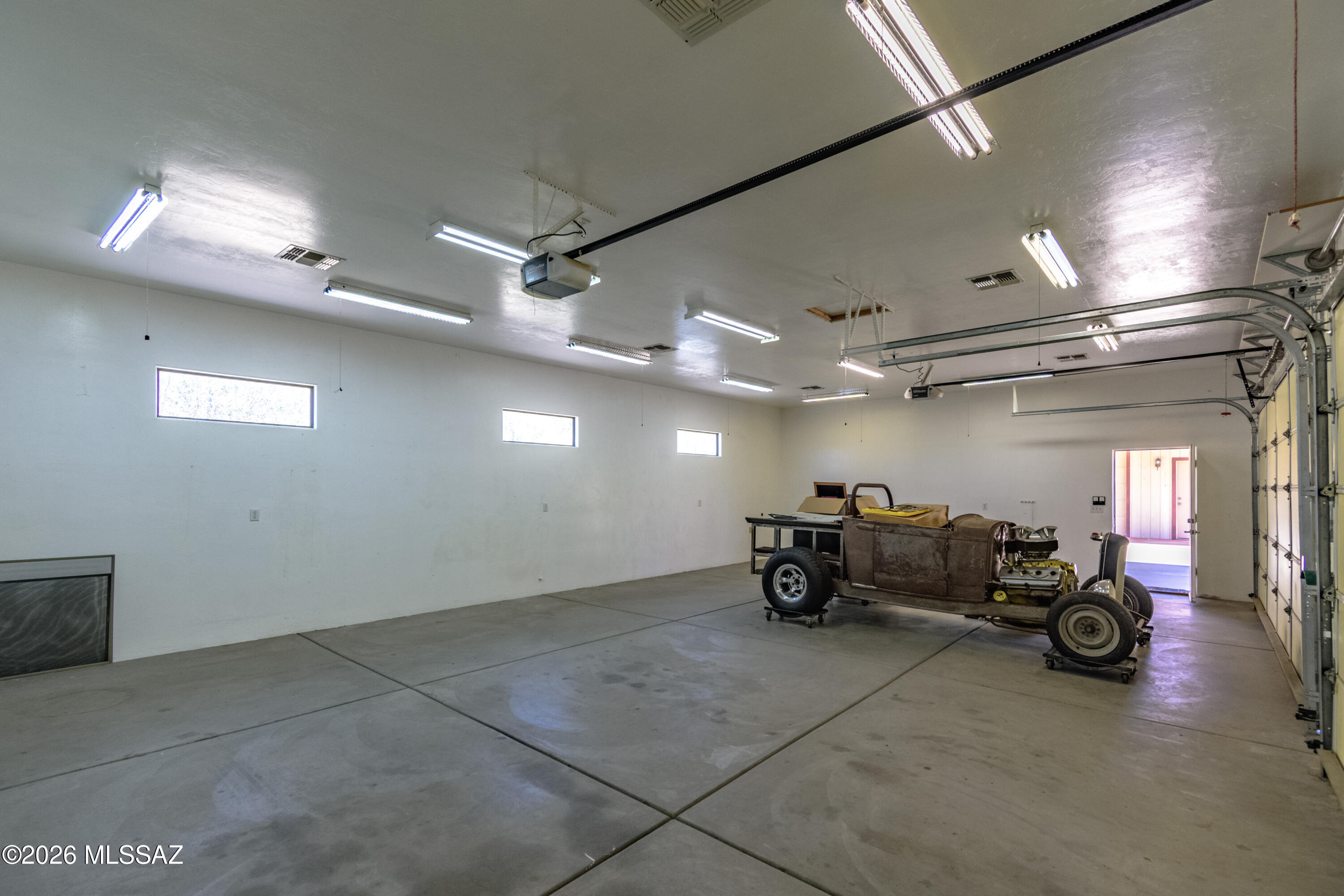 3002 West Oasis Road Tucson, AZ 85742 - Photo 38 of 49 AC Garage Long View 3002