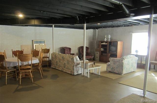 433 Riley Street Dundee, MI 48131 - Photo 21 of 24 21-Basement.JPG