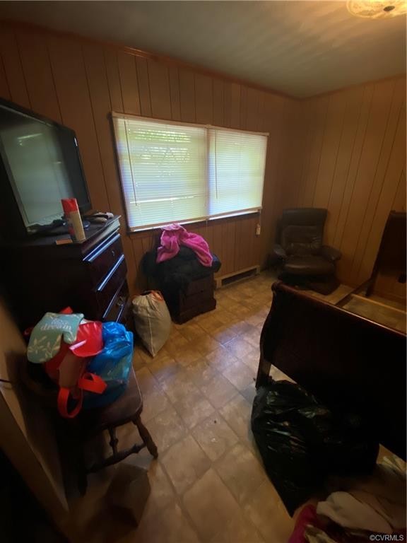 241 Nottoway Falls Road Kenbridge, VA 23944 - Photo 22 of 29 a room with toys and flat screen tv
