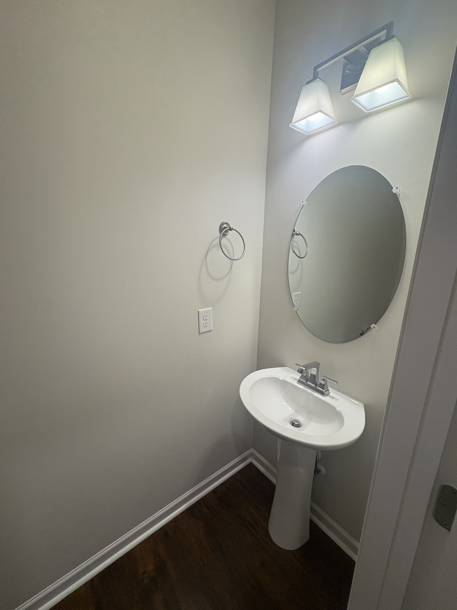 422 Butler Road Mount Juliet, TN 37122 - Photo 11 of 28 a bathroom with a sink toilet and mirror