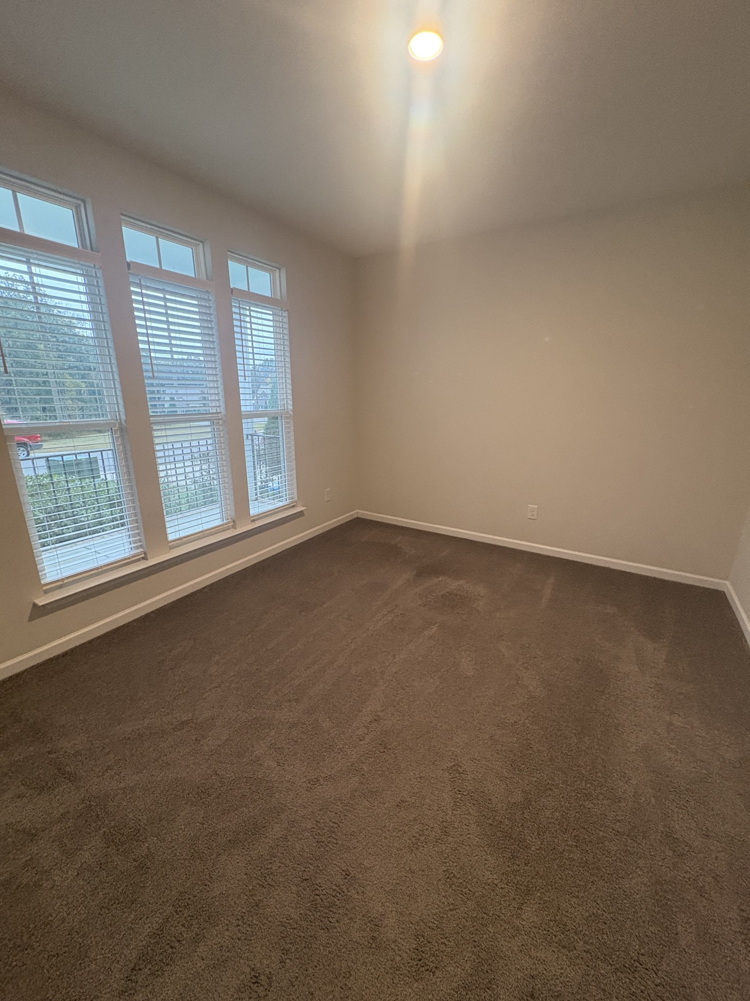 422 Butler Road Mount Juliet, TN 37122 - Photo 10 of 28 an empty room with a window