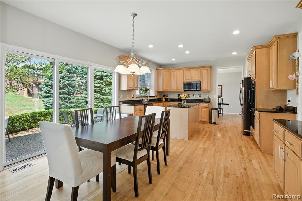 1221 Letica Drive Rochester, MI 48307 - Photo 21 of 63