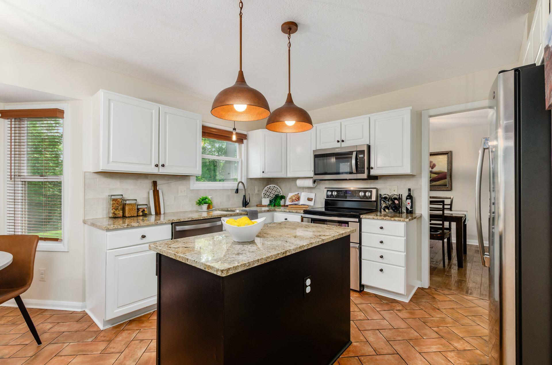 818 Hensel Woods Road Columbus, OH 43230 - Photo 6 of 45
