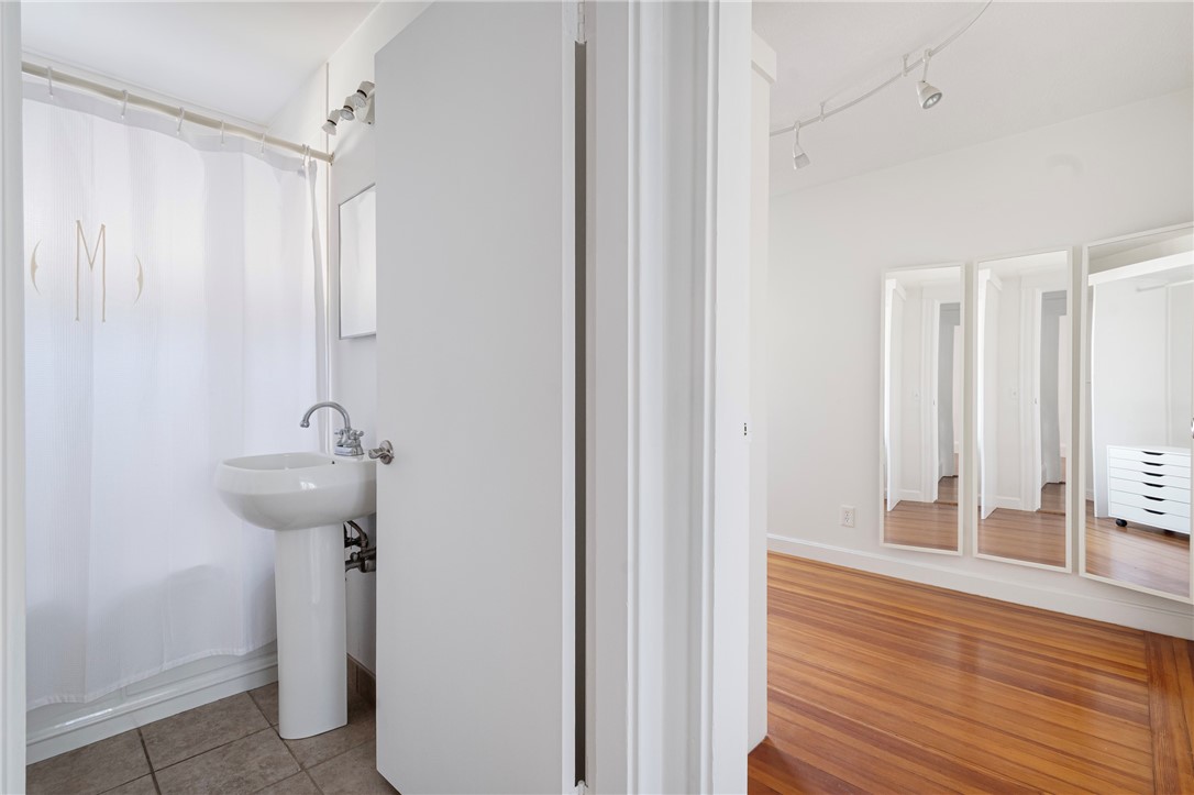 33 Evergreen Street Providence, RI 02906 - Photo 18 of 47