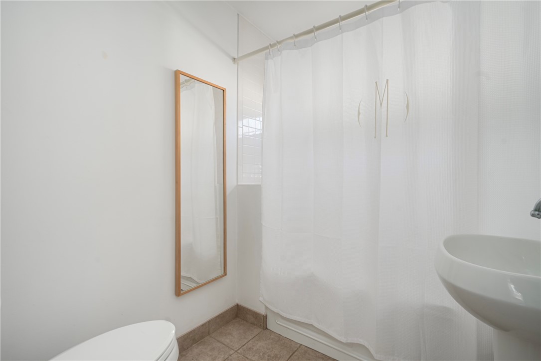 33 Evergreen Street Providence, RI 02906 - Photo 19 of 47