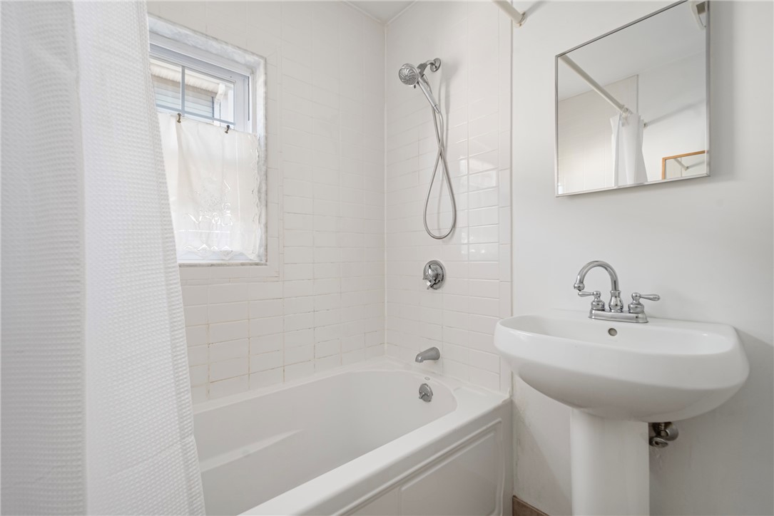 33 Evergreen Street Providence, RI 02906 - Photo 20 of 47