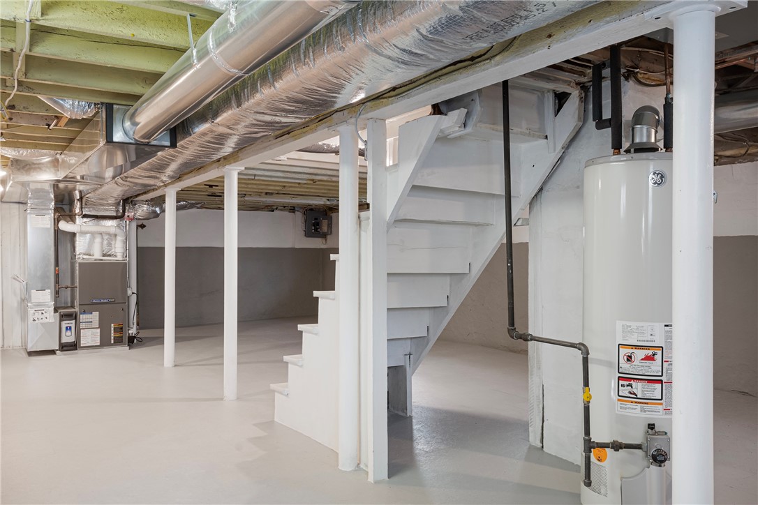 33 Evergreen Street Providence, RI 02906 - Photo 40 of 47