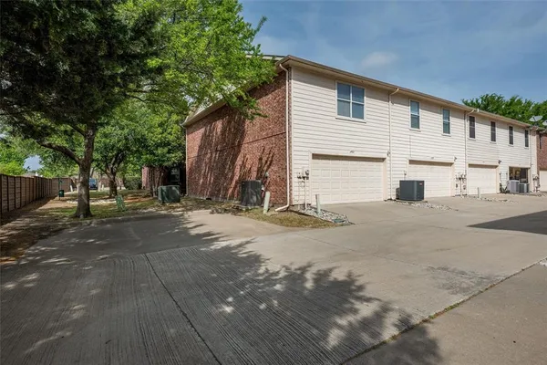 $300,000 | 4921 Stone Gate Trail, McKinney, TX 75070