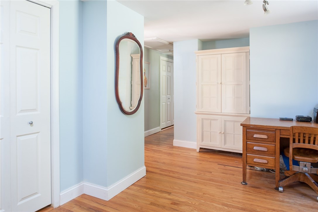 409 Middle Road East Greenwich, RI 02818 - Photo 12 of 35 Gallery Image 12