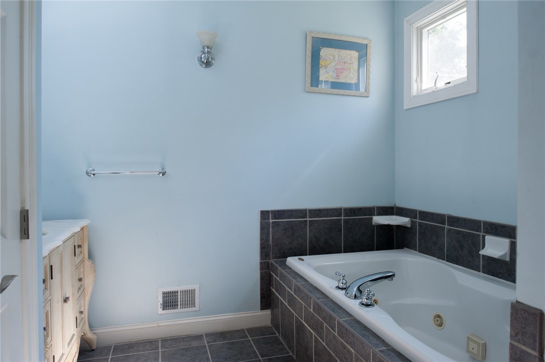 409 Middle Road East Greenwich, RI 02818 - Photo 18 of 35 Gallery Image 18