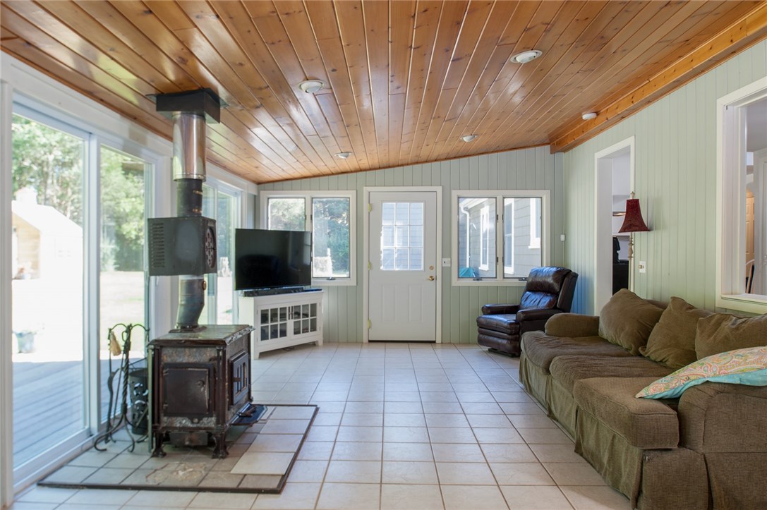 409 Middle Road East Greenwich, RI 02818 - Photo 10 of 35 Gallery Image 10