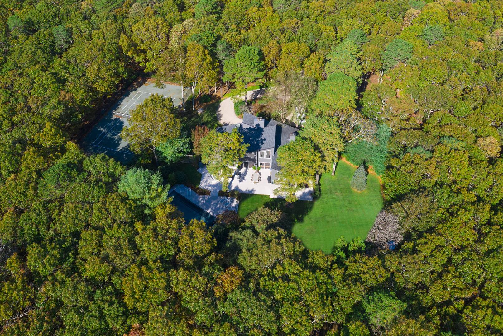 570 Rte 114 East Hampton, NY 11937 - Photo 30 of 30 a view of a garden