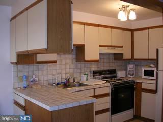 1347 Farrington Road Philadelphia, PA 19151 - Photo 3 of 6 Gallery Image 3