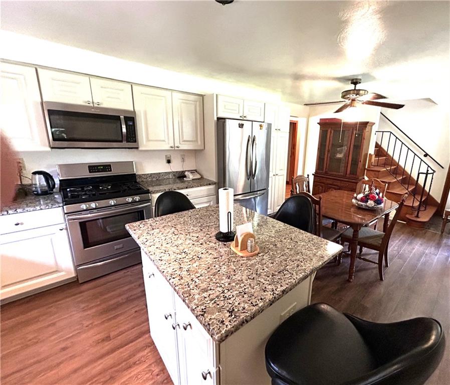 111 Iseman Road Freeport, PA 16229 - Photo 20 of 50 a kitchen with sink a microwave and cabinets