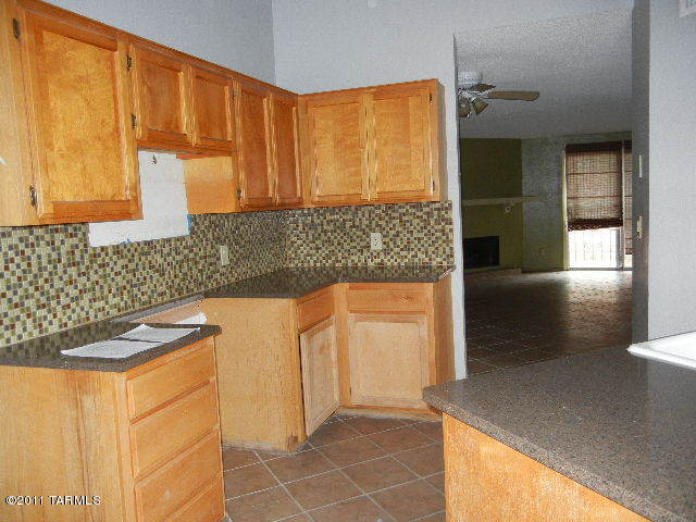 4305 East Presidio Road Tucson, AZ 85712 - Photo 7 of 22