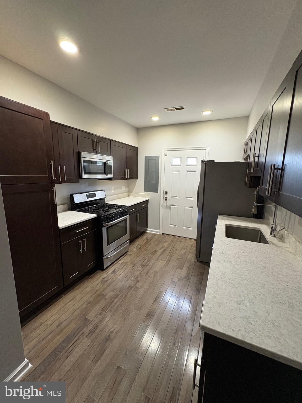 524 North Patterson Park Avenue Baltimore, MD 21205 - Photo 4 of 12