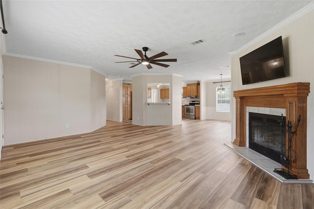 4889 Southwest 35th Trail Bell, FL 32619 - Photo 6 of 45