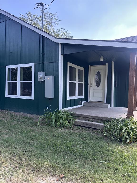 824 North Virginia Street Terrell, TX 75160 - Photo 4 of 21 a house view with a backyard space