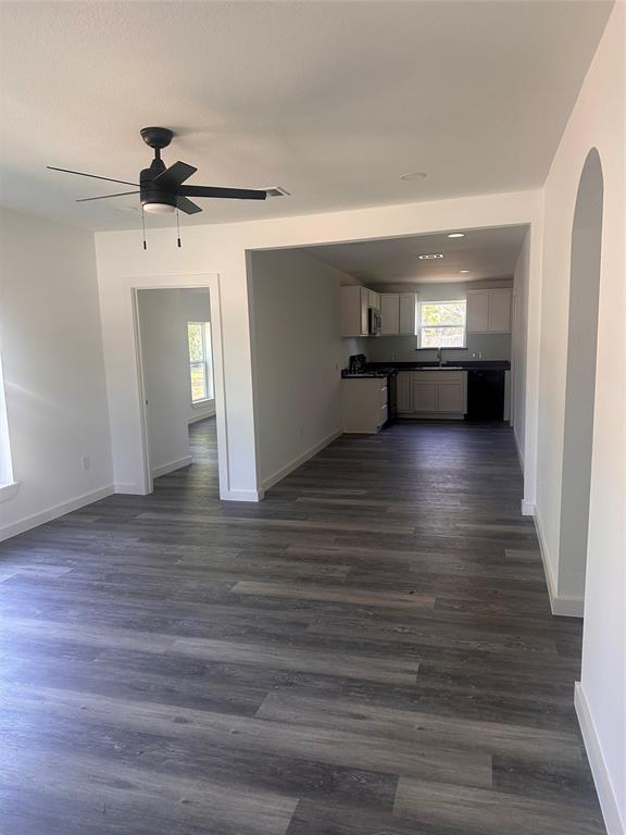 824 North Virginia Street Terrell, TX 75160 - Photo 6 of 21 a view of a living room