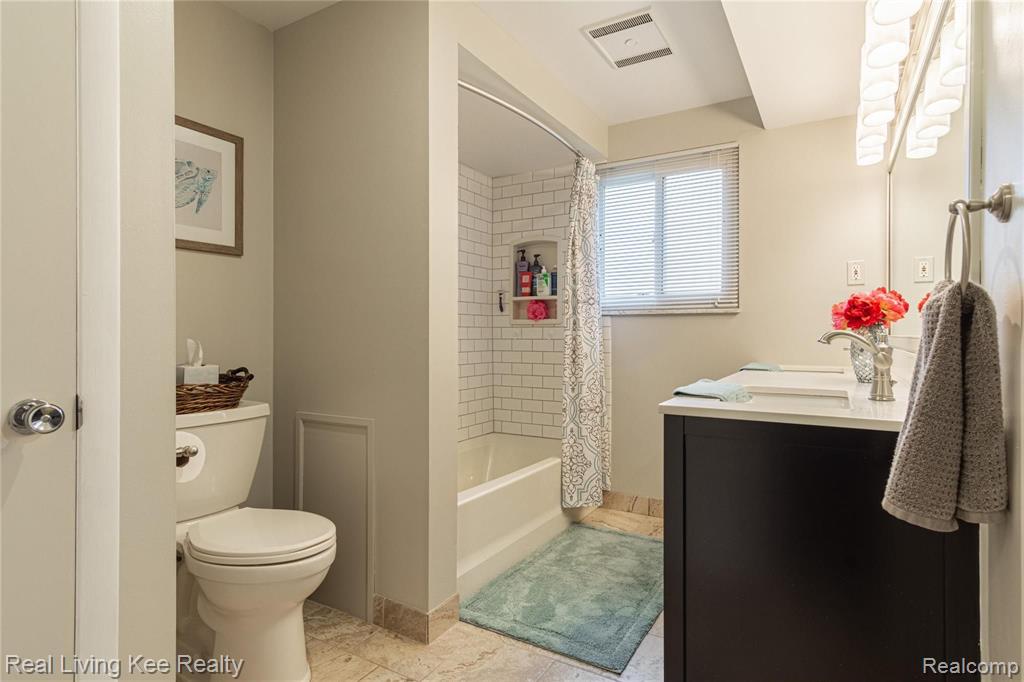 1088 North Adams Road Rochester Hills, MI 48306 - Photo 26 of 49