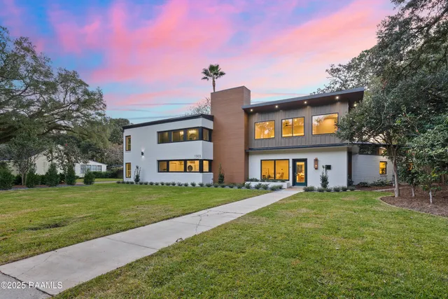 $1,150,000 | 1303 Myrtle Place, Lafayette, LA 70506