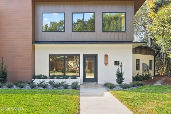$1,100,000 | 1303 Myrtle Place, Lafayette, LA 70506