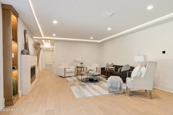 $1,100,000 | 1303 Myrtle Place, Lafayette, LA 70506