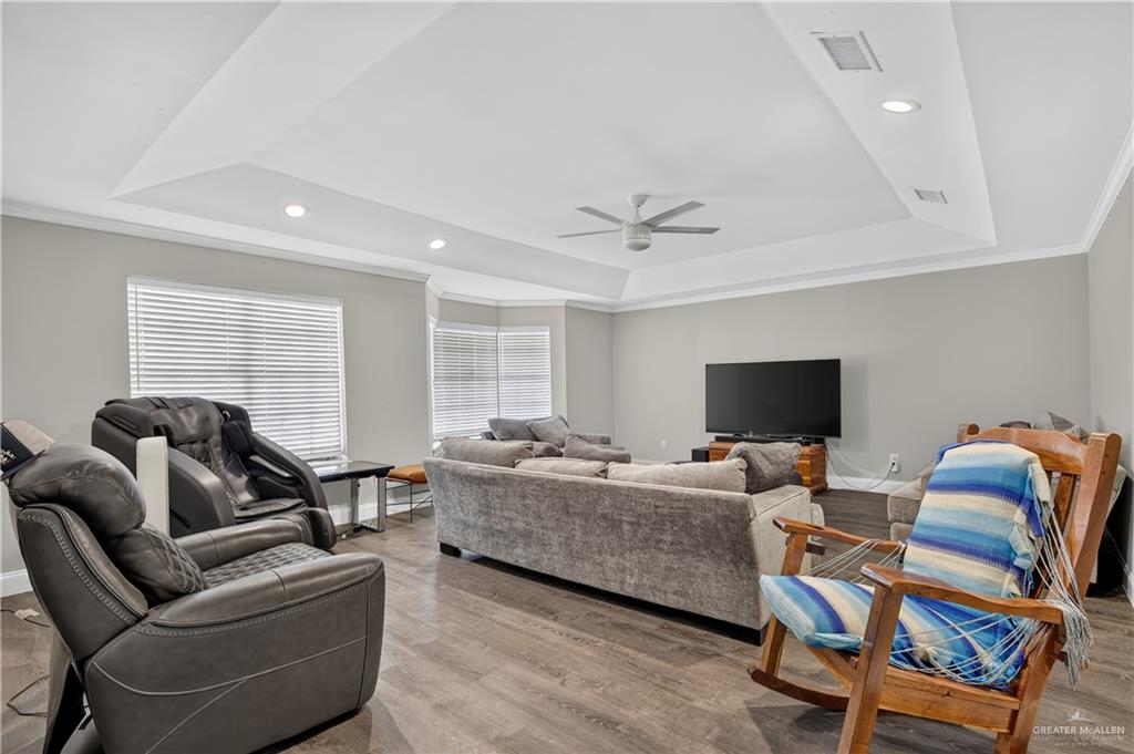 911 Rene Street Pharr, TX 78577 - Photo 3 of 19 Gallery Image 3