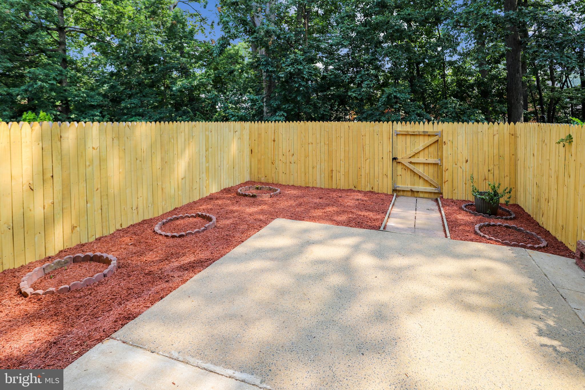 7025 Leebrad Street Springfield, VA 22151 - Photo 24 of 32 BBQ at your private patio! New fence.