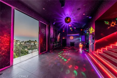 a view of an outdoor space