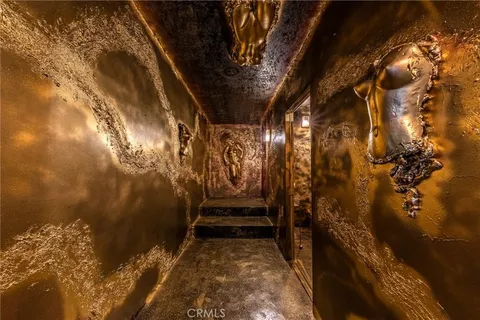 a view of an outdoor space