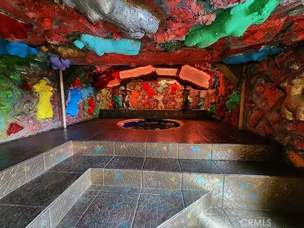 a view of an outdoor space