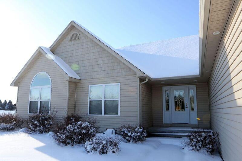 7551 Ryans Run Road, Unit 105 Canadian Lakes, MI 49346 - Photo 3 of 35 34