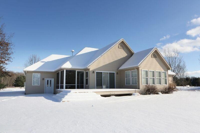 7551 Ryans Run Road, Unit 105 Canadian Lakes, MI 49346 - Photo 5 of 35 35