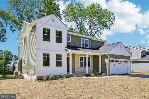 $879,000 | 218 4th Avenue, Newtown Square, PA 19073