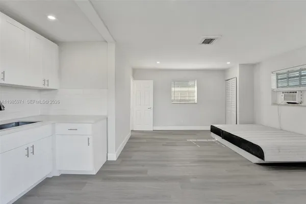 $1,300 | 5657 Grant Street, Unit 5, Hollywood, FL 33021