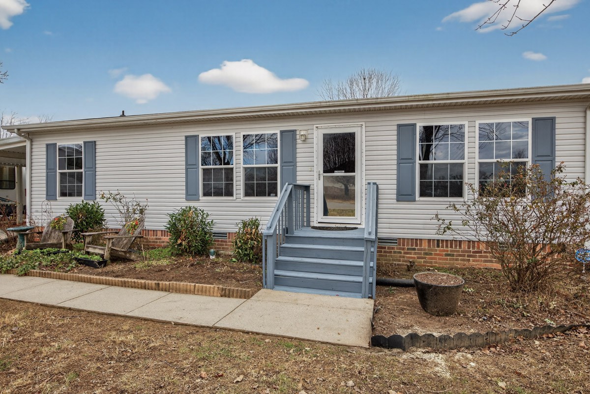 1087 Katherine Street Gallatin, TN 37066 - Photo 3 of 34