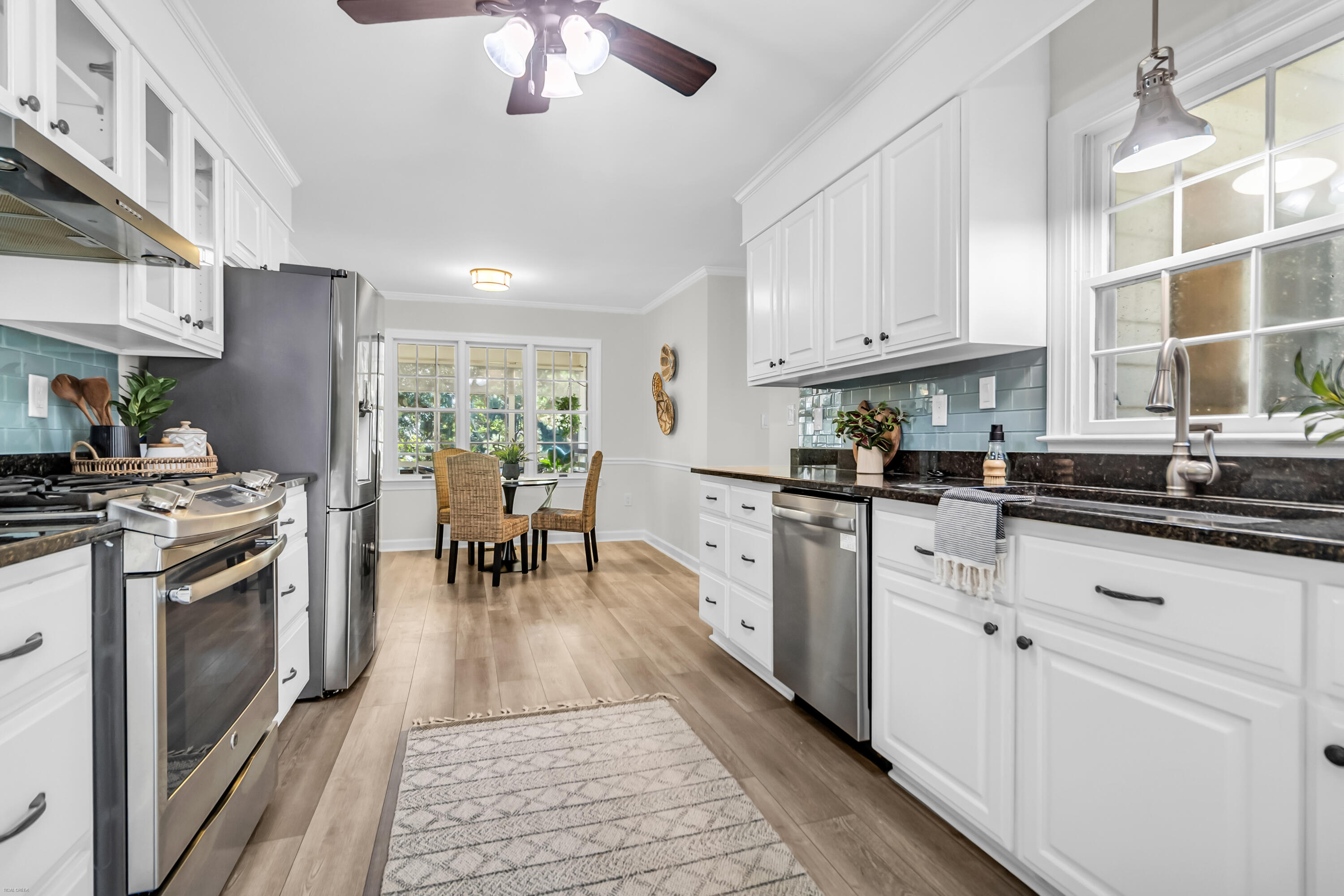 568 Woodspring Road Mount Pleasant, SC 29466 - Photo 6 of 56 Updated kitchen with granite