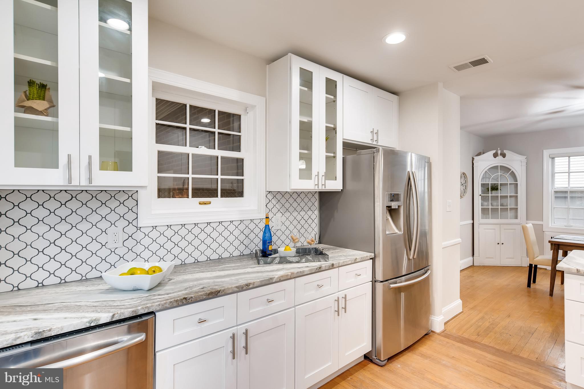 610 Kingston Road Baltimore, MD 21212 - Photo 10 of 33 Upgraded Chefs Kitchen!