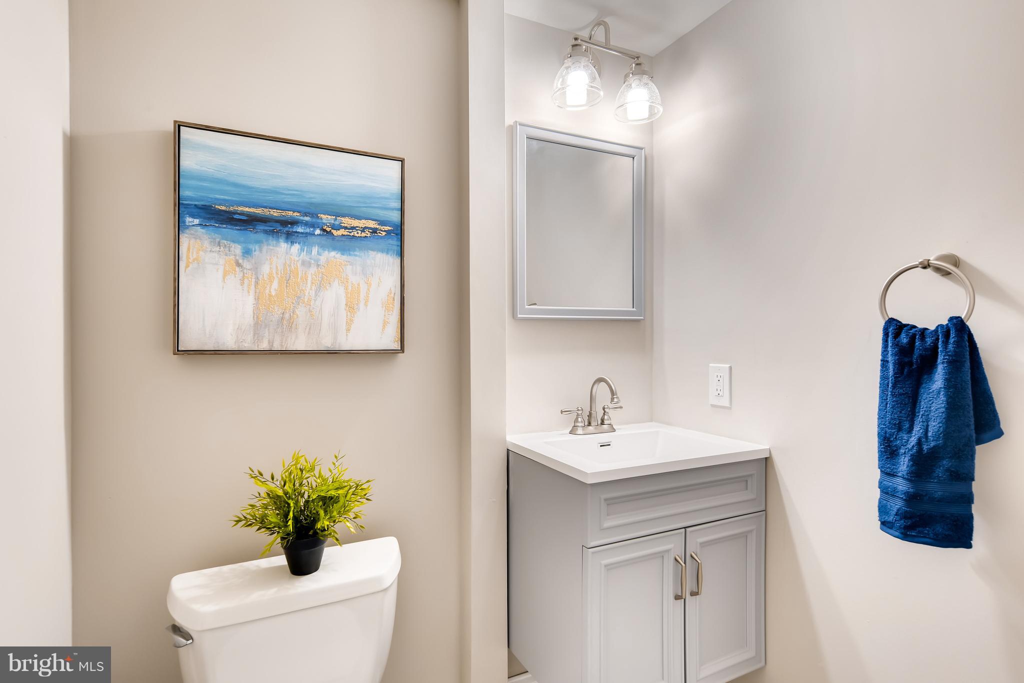 610 Kingston Road Baltimore, MD 21212 - Photo 12 of 33 Renovated 1st Floor Half Bath!