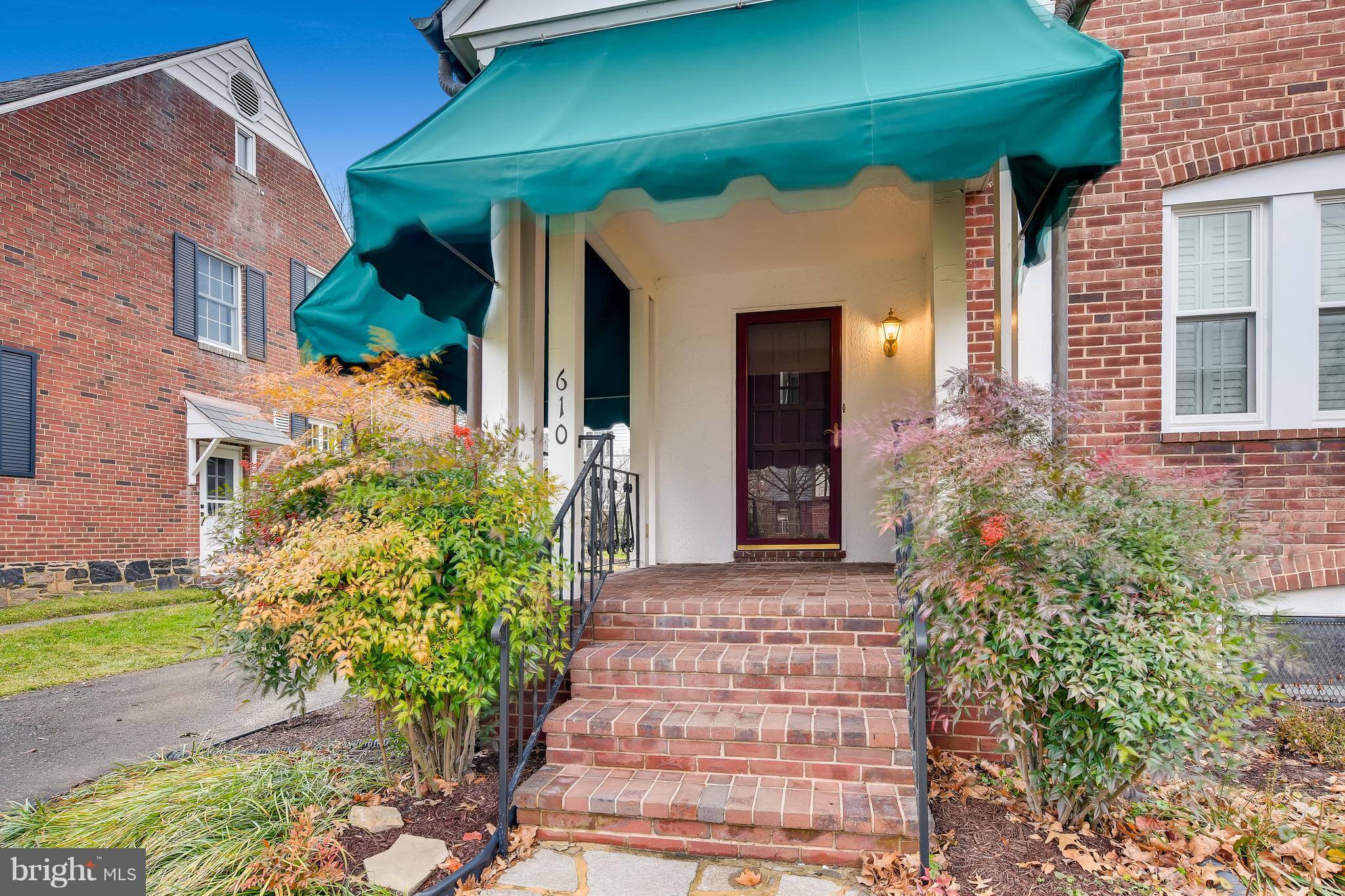 610 Kingston Road Baltimore, MD 21212 - Photo 3 of 33 Enclosed Front Porch!