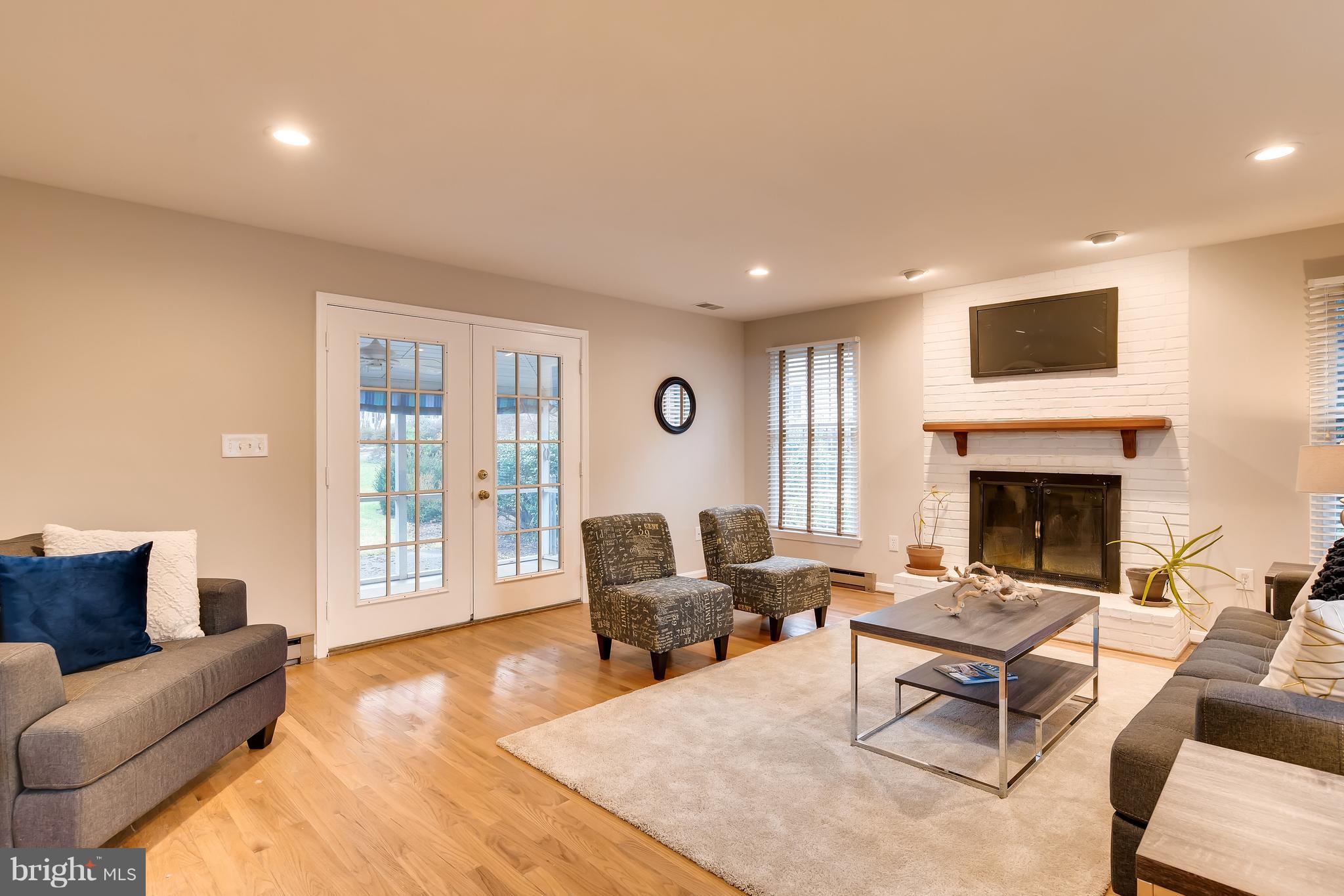 610 Kingston Road Baltimore, MD 21212 - Photo 22 of 33 Family Room with 2nd Fireplace!