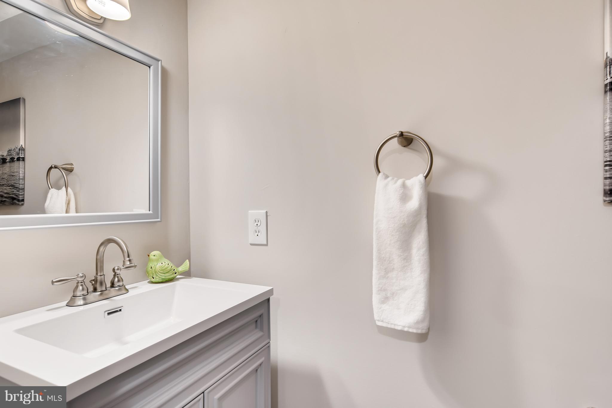 610 Kingston Road Baltimore, MD 21212 - Photo 27 of 33 Renovated Lower Level Half Bath!