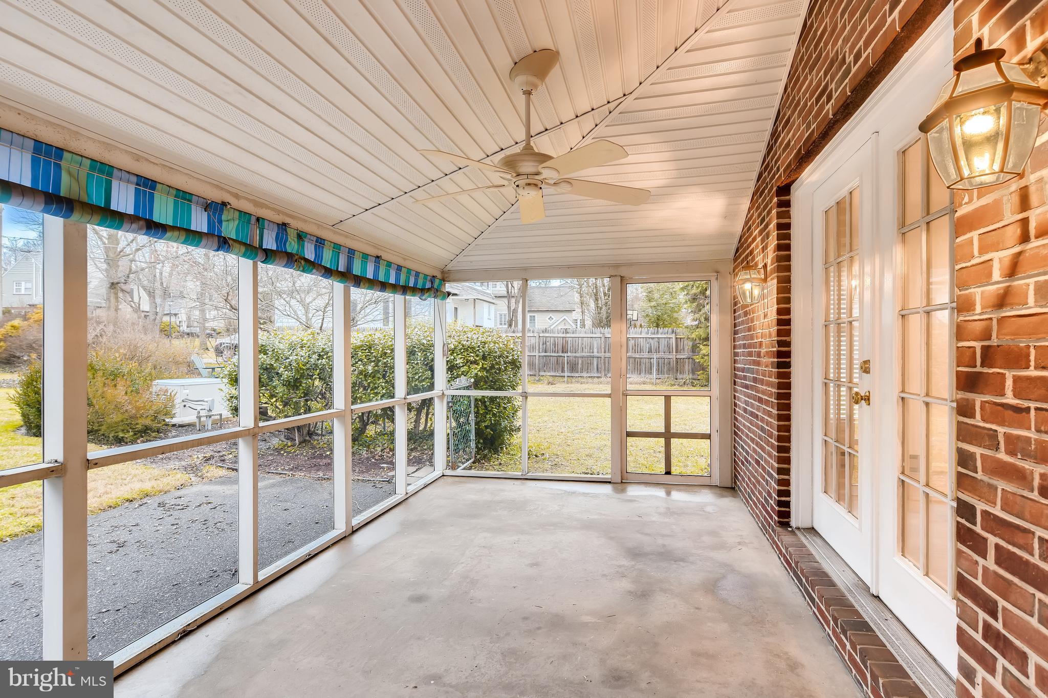 610 Kingston Road Baltimore, MD 21212 - Photo 28 of 33 Enclosed Porch!